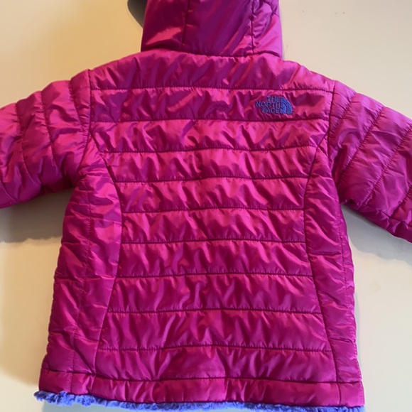 Girls North Face Jacket - Picture 3 of 5